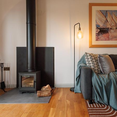 크리스트처치 The Retreat, Waterfront & Log Burner 빌라 외부 사진